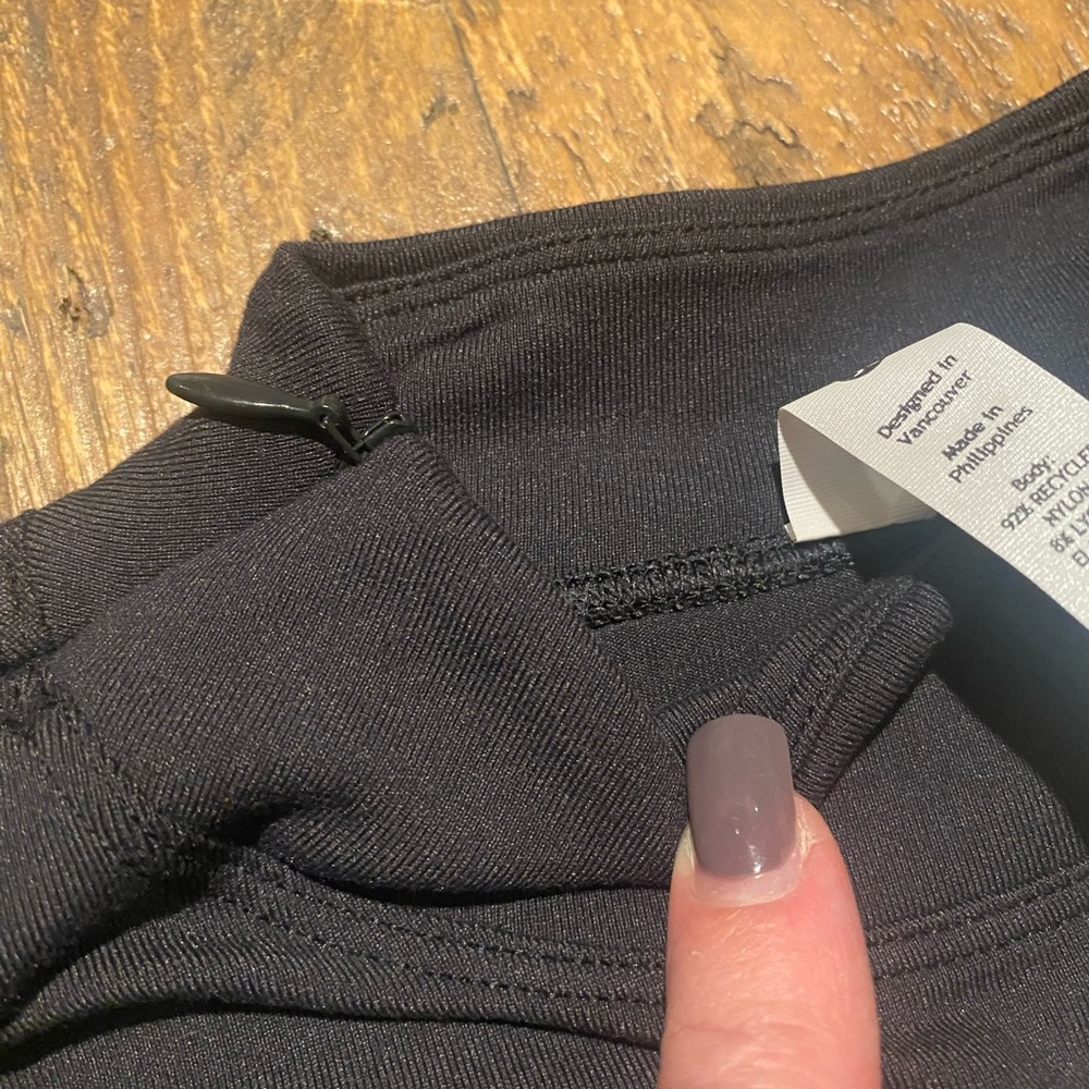 Lululemon - Picture 2 of 5